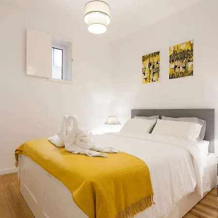 Agua-da-flor Apartment *