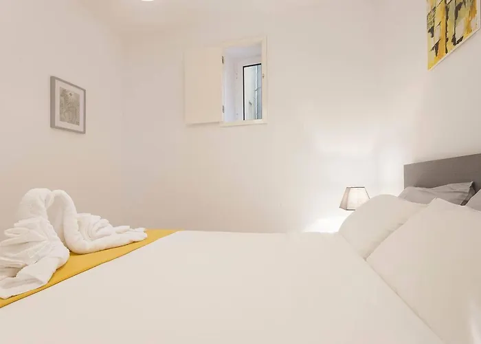 Agua-da-flor Apartment *